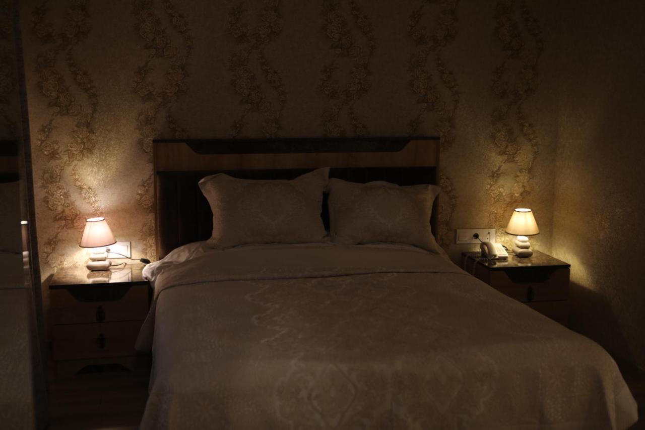 Midcity Hotel Baku Kültér fotó